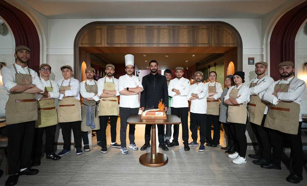 Mehmet Yalçınkaya İmzalı Alaz Restoran İlk Yılını Kutladı